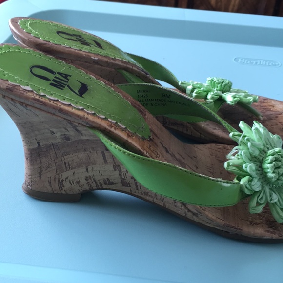 Mia 2 sandals.       Q 002 - Picture 3 of 7